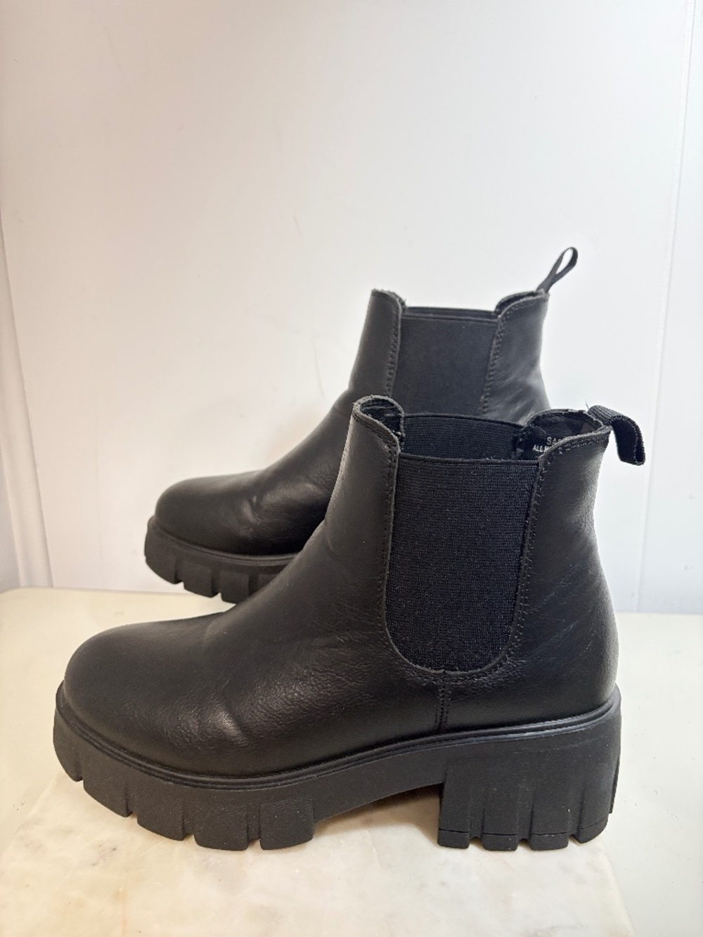CUSHIONAIRE  Size 6.5 Women's Sasha slip on chelsea boot + Memory Foam Black